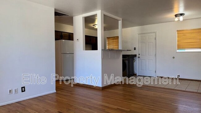 Building Photo - 2870 Aster St