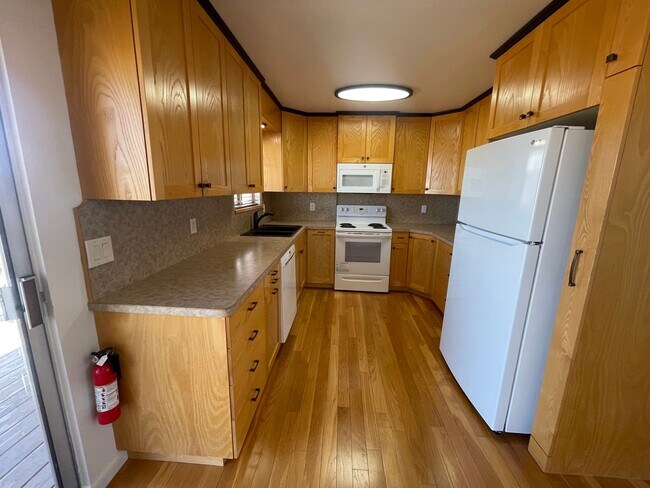 Building Photo - Beautiful Remodeled Home with nice yard.