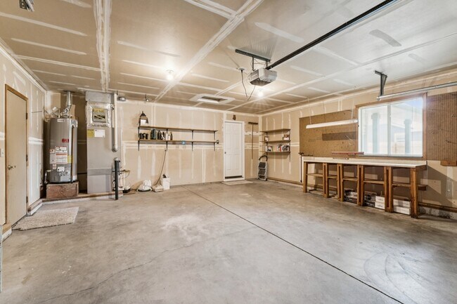 Building Photo - 5360 N Noble Fir Ave