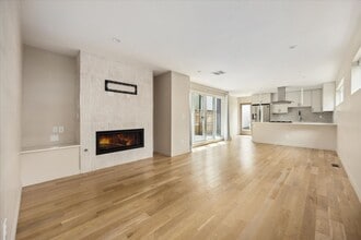 Building Photo - Upscale rear unit in the heart of Denver!