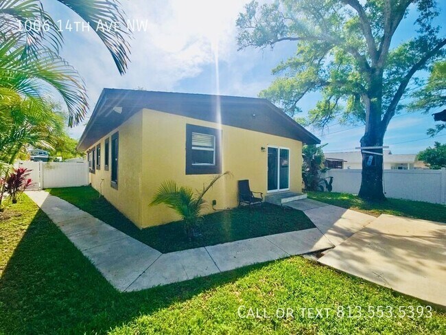 Building Photo - 1006 14th Ave NW