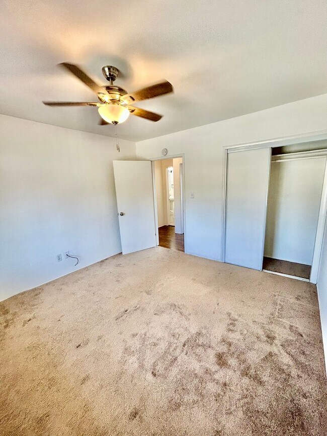 Building Photo - Charming and Bright 2 bed 1 bath in Point Loma