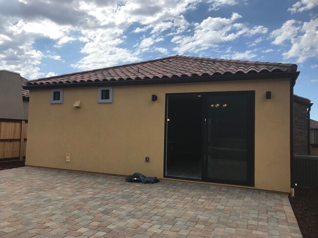 Building Photo - Spacious Home - Newer Build TOSCANO Neighb...