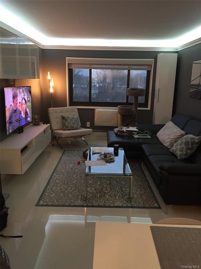 Building Photo - 666 Pelham Rd