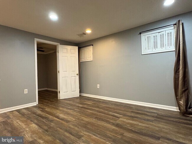 Building Photo - 12654 Valleywood Dr