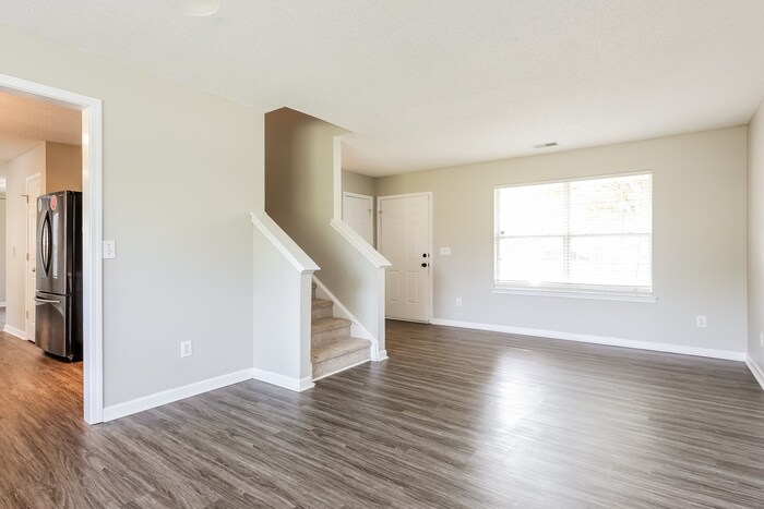 Building Photo - 110 Granary Dr