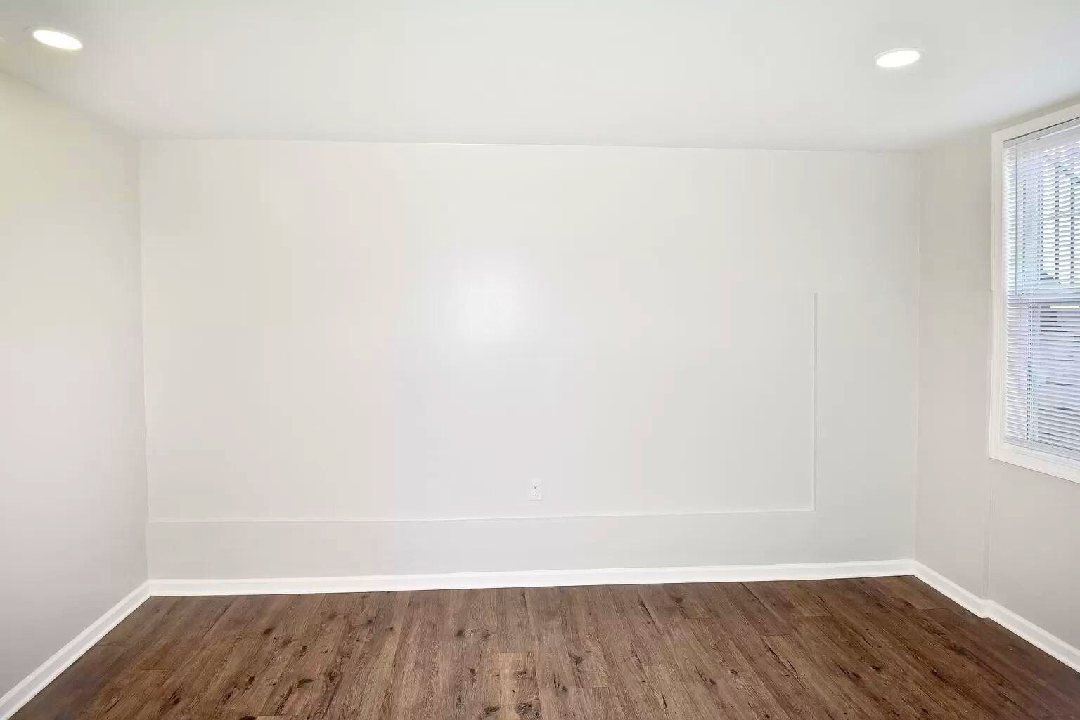 Building Photo - 863 Barclay Cir