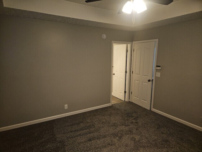 Building Photo - 1911 Pecan Ridge Dr
