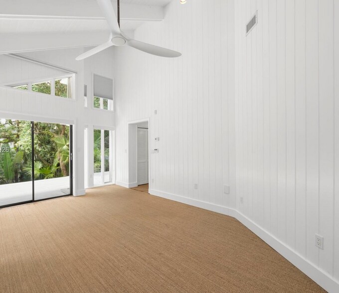 Building Photo - 5600 Oakwood Ln