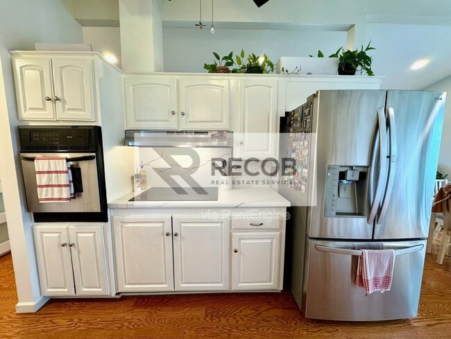 Building Photo - 3452 Lockwood Dr