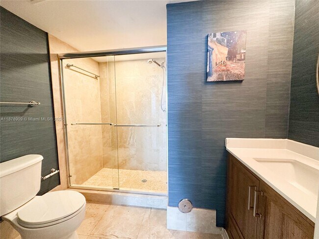 Building Photo - 1155 Brickell Bay Dr