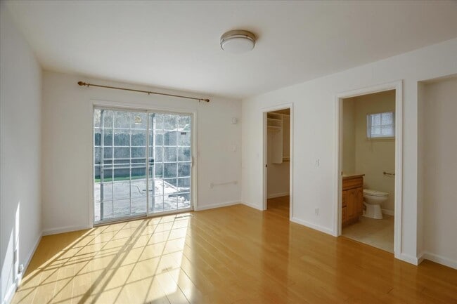 Building Photo - 47450 Cholla St