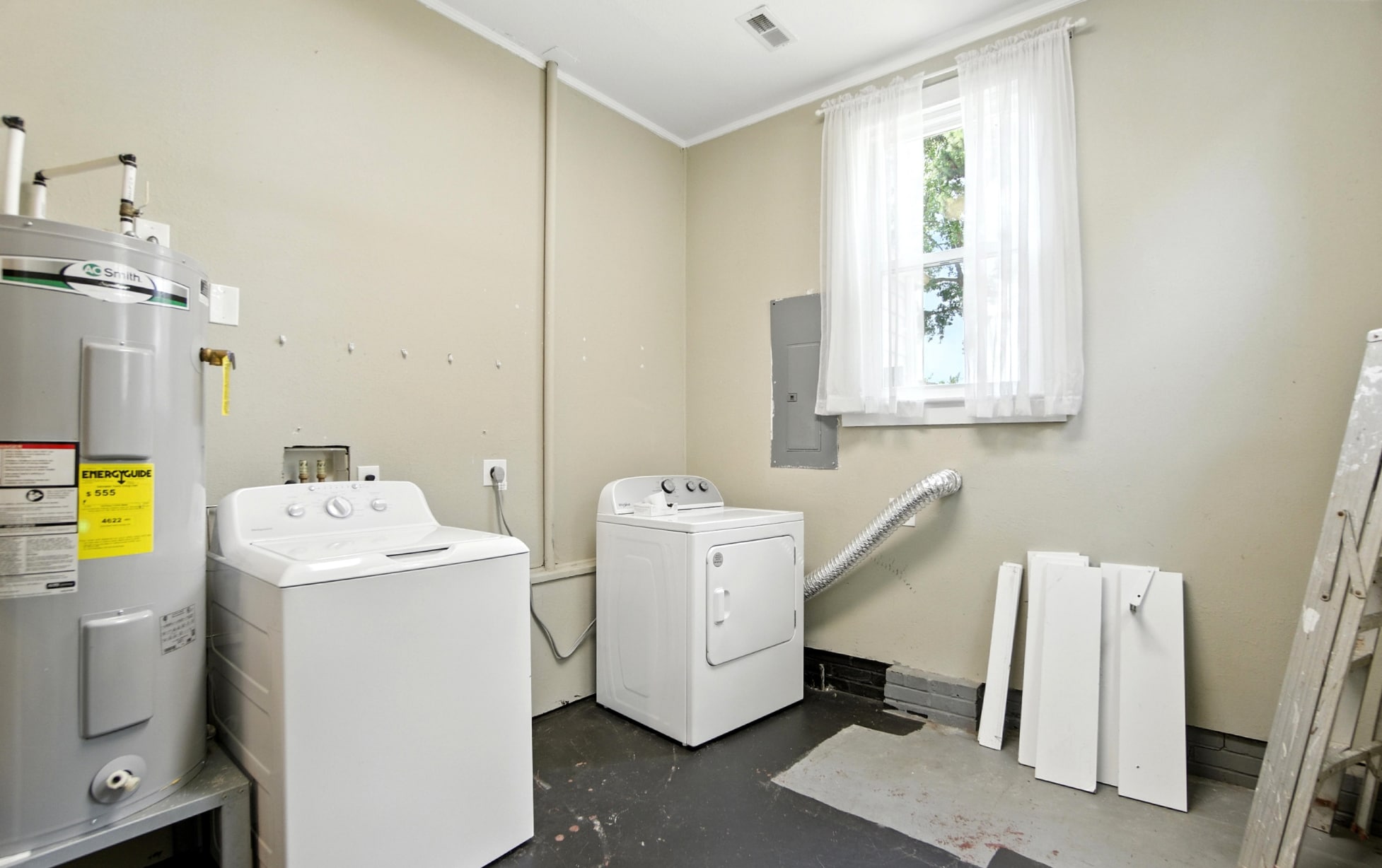 Utility room - 2605 Bapaume Ave