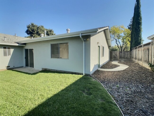 Building Photo - Saratoga 3 Bedroom House