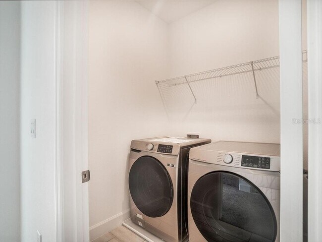 Building Photo - 2050 Packing District Wy