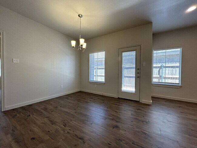 Building Photo - MOVE IN SPECIAL - Beautiful 3/2 Located Directly East Of Cooper East Elementary