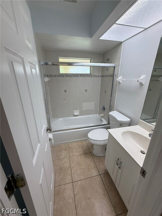 Building Photo - 911 SE 31st St