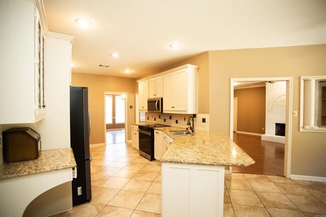 Building Photo - 808 Cartier Ln