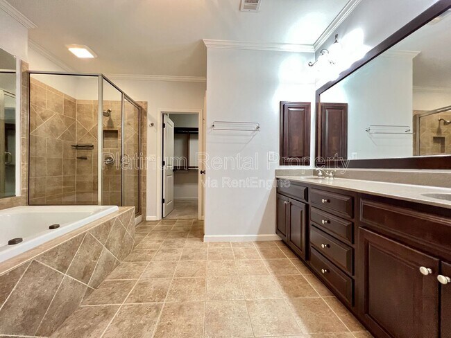 Building Photo - 6425 Bennington Bluff Ct