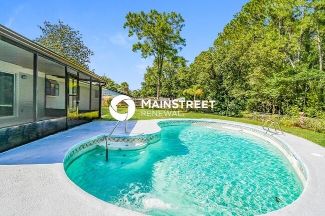 Building Photo - 3 Bedroom Pet-Friendly Home in orange park...