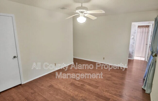 Building Photo - 7558 Ledgebrook Dr