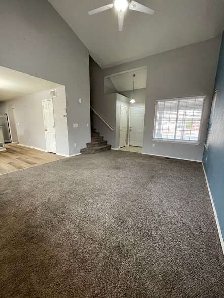 Building Photo - 6511 Stagecoach Ave