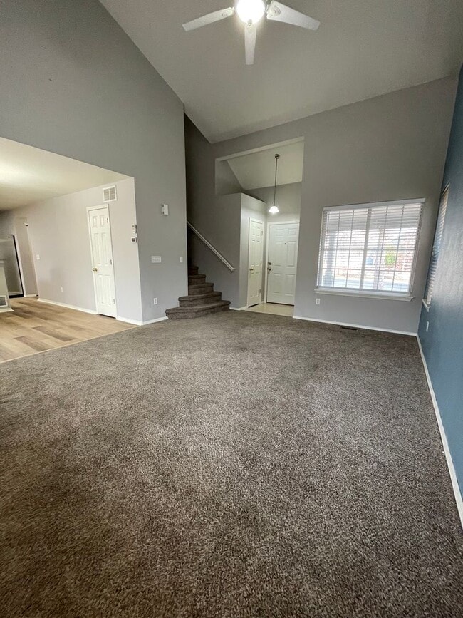 Building Photo - Beautiful 3B/2.5B Home in Ridge Crest Neighborhood - Ready for Move-in