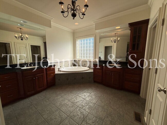 Building Photo - 5540 Brookberry Farm Rd