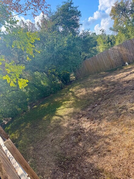 Building Photo - 6101 Parkwood Dr