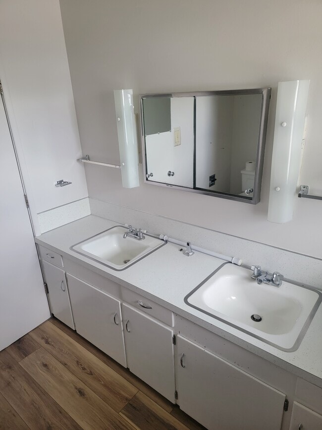 Building Photo - 1702 Edgar St