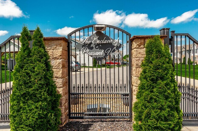 Building Photo - 342 Manor Row