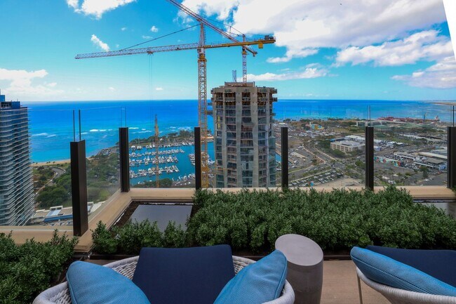 Building Photo - Aalii ocean view unit for rent, furnished and 1 free parking stall