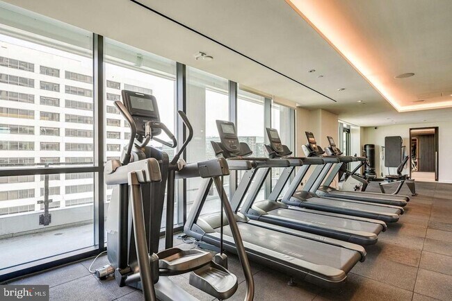 Building Photo - 1650 Silver Hill Dr