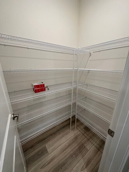 Building Photo - 38 Nailsworth St