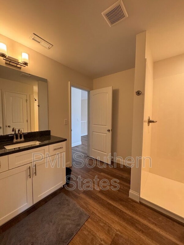 Building Photo - 401 Albus Dr