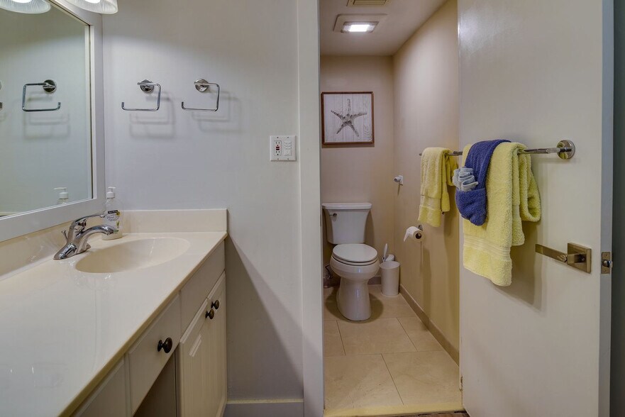 Building Photo - 2400 S Ocean Dr
