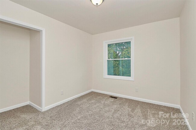 Building Photo - 518 Echodale Dr