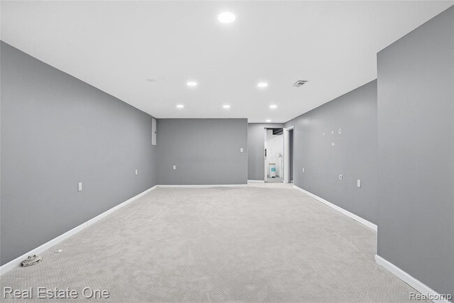 Building Photo - 8528 Norborne Ave