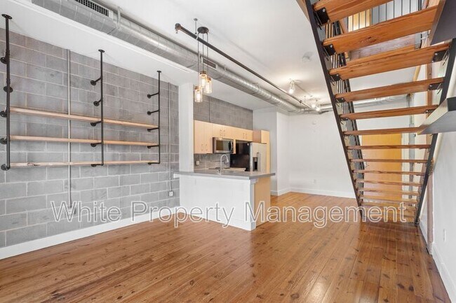 Building Photo - 3205 N Davidson St