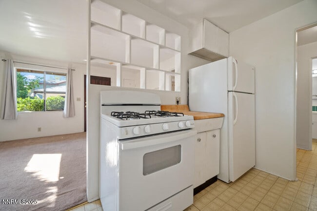 Building Photo - 1245 Plumas St