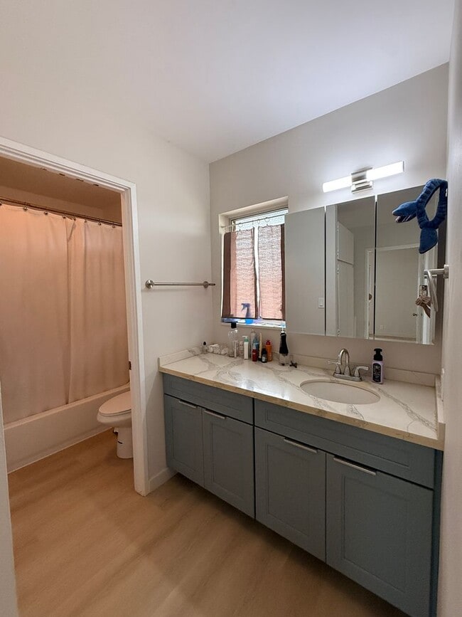 Building Photo - Remodeled 4/2/2 in Cool & Breezy Upper Makakilo Near Schools