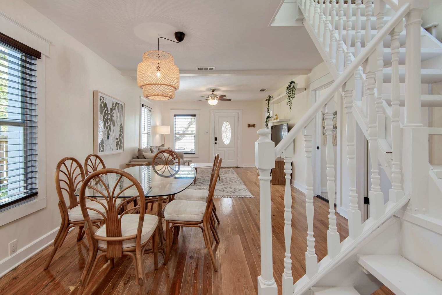 Building Photo - 108 E Flora St