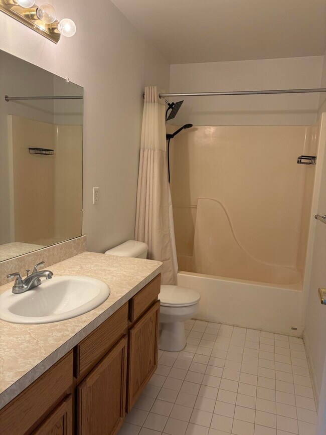 Building Photo - 4171 Inglewood Dr