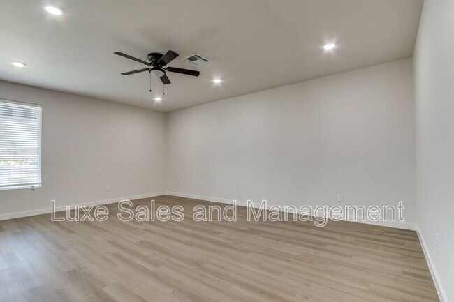 Building Photo - 8305 NW 163rd Ter