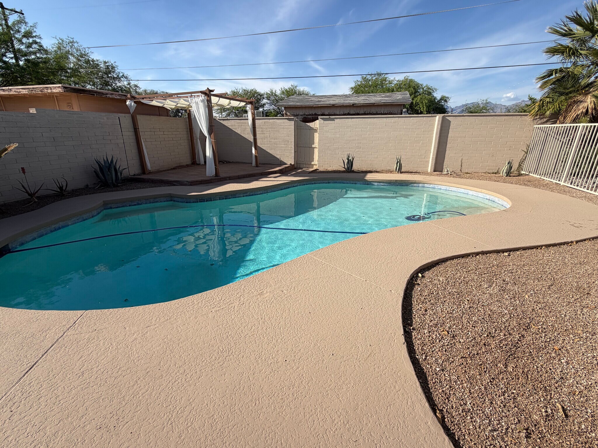 Building Photo - 2825 E 21st St