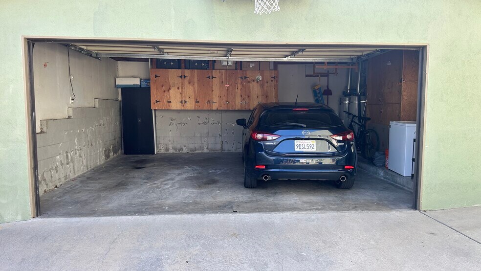 Garage 3351 space is on the left. - 3351 Hamilton Way