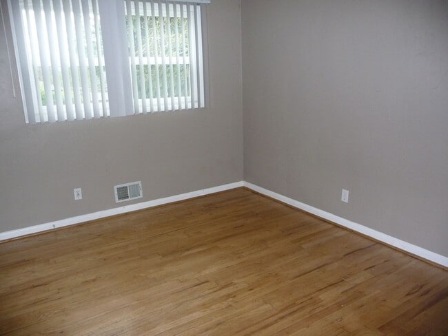 Building Photo - Hardwood floors