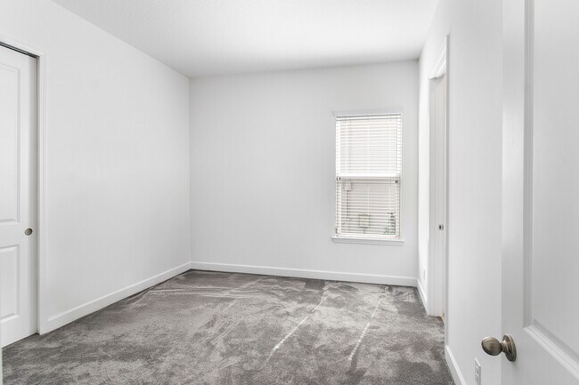 Building Photo - 7531 Mandarin Grv Wy