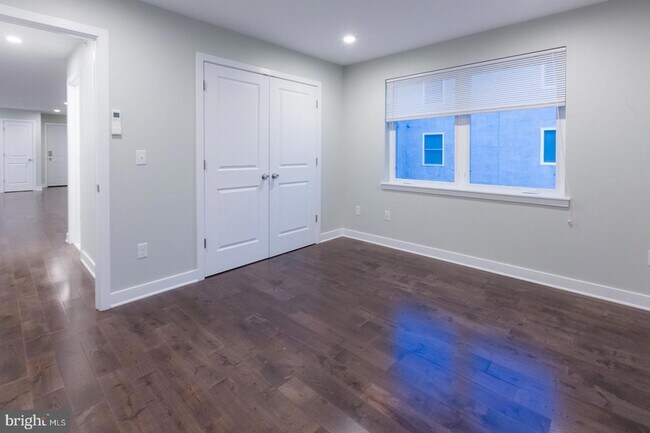 Building Photo - 1228-32 W College Ave