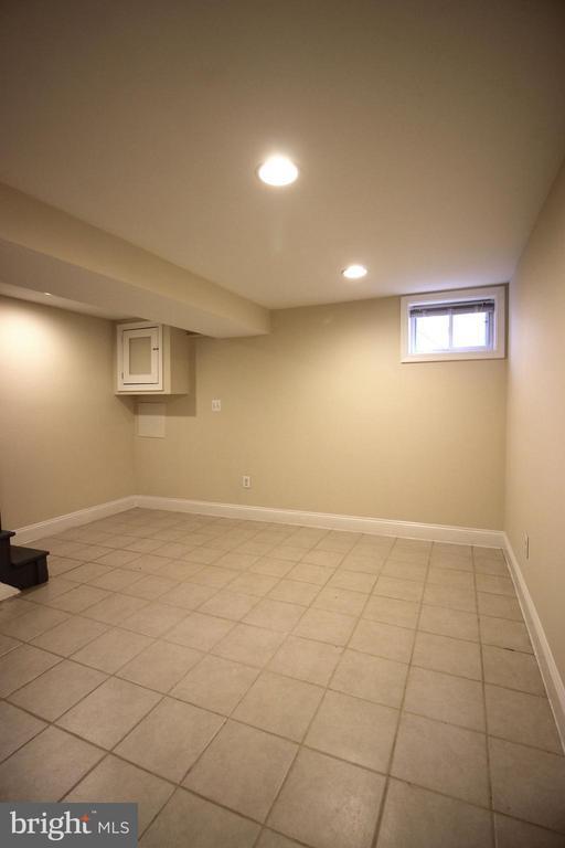 Building Photo - 1008 Parksley Ave